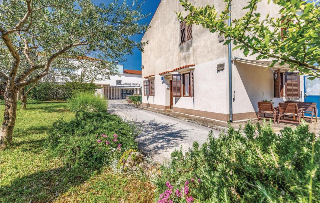 Cozy Apartment In Fazana With Kitchen Dış mekan fotoğraf