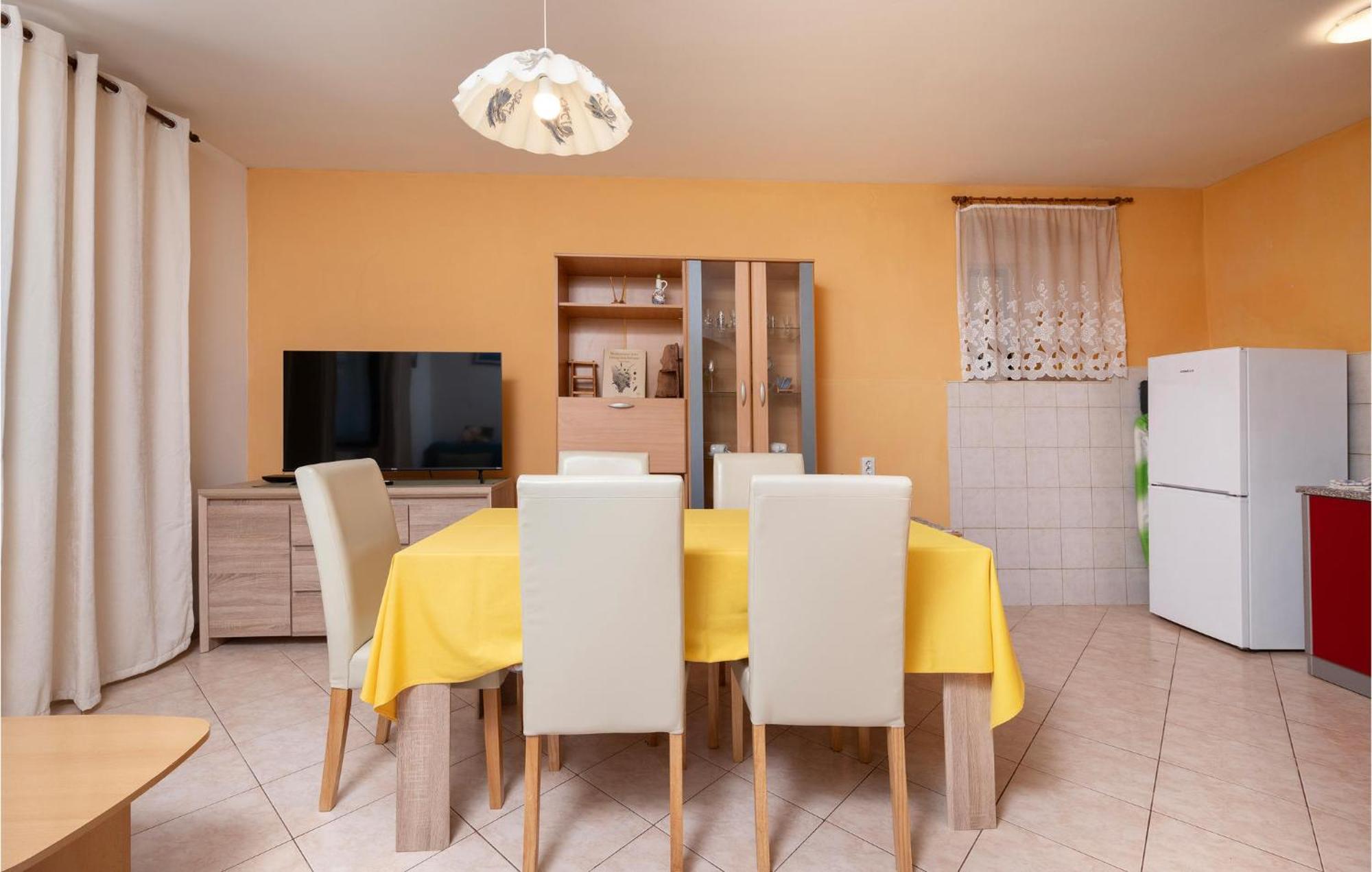 Cozy Apartment In Fazana With Kitchen Dış mekan fotoğraf